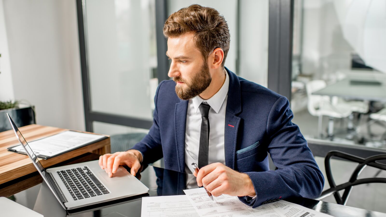 Local Intelligence Advantage: Leveraging Local Orders